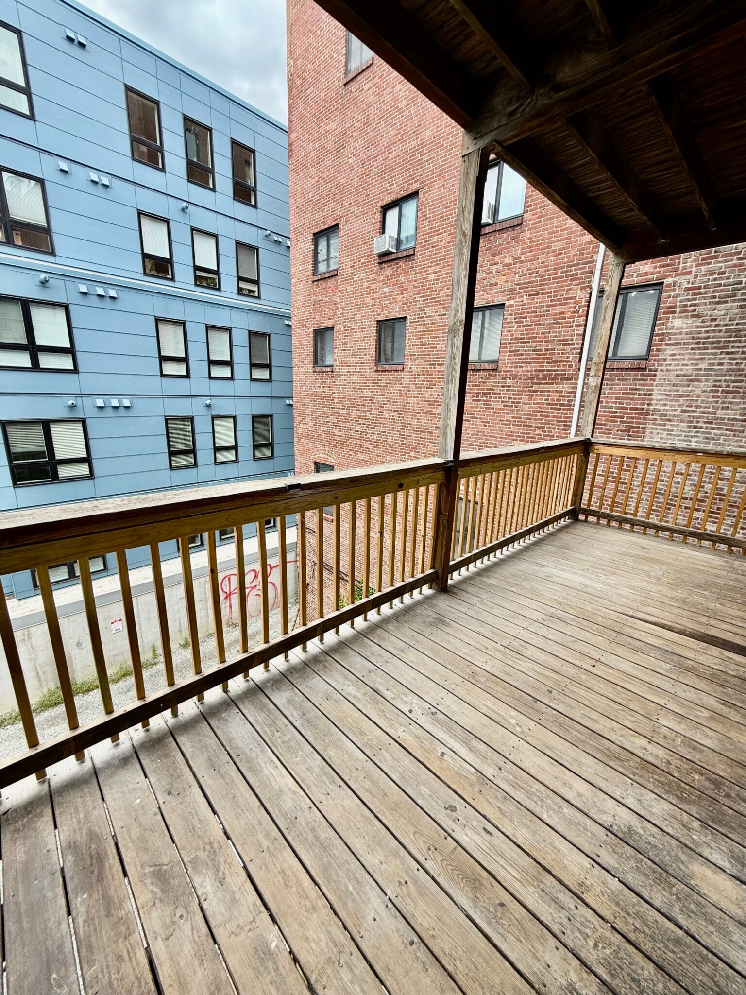 Building Photo - 342 Meridian St