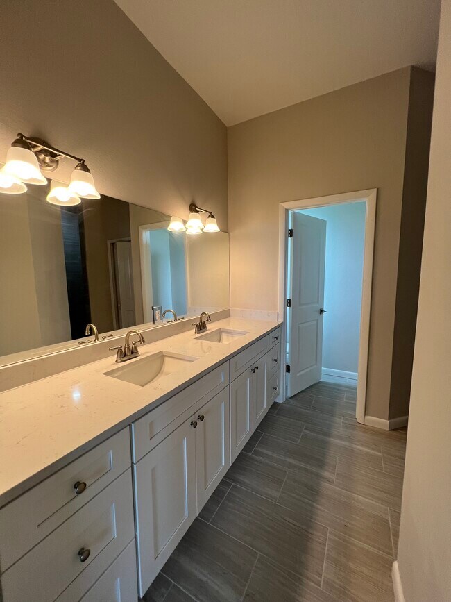 Building Photo - 1025 Jupiter Loop