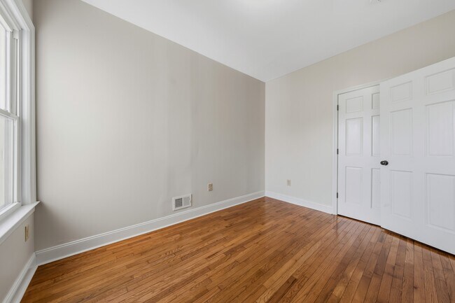 Building Photo - 136-138-138 Elm St