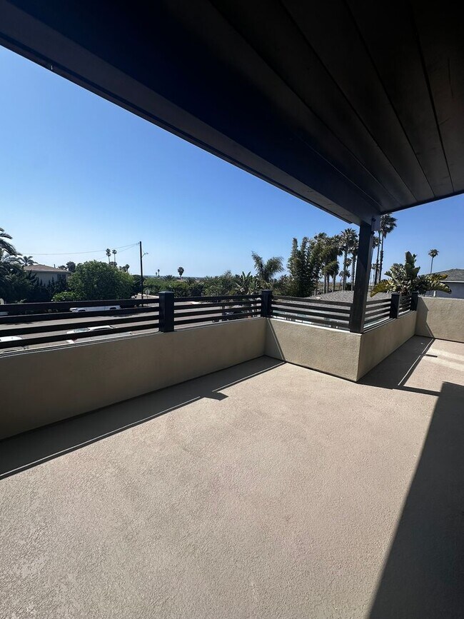Building Photo - 611 Silver Strand Blvd