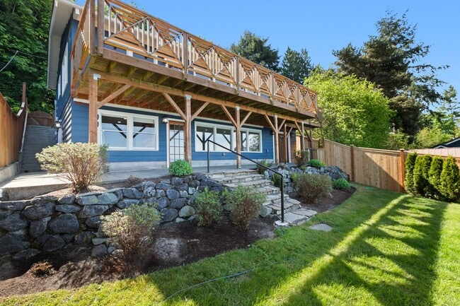 Building Photo - Air Conditioned Pacific Northwest Classic ...