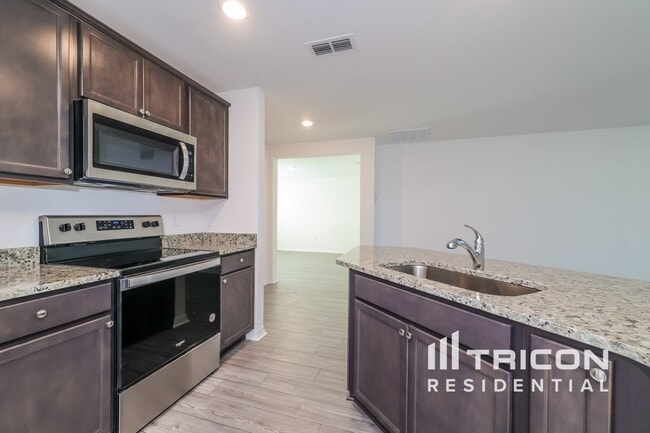 Building Photo - 2045 Amber Sweet Cir