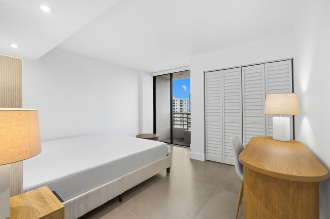 Building Photo - 3300 NE 191st St