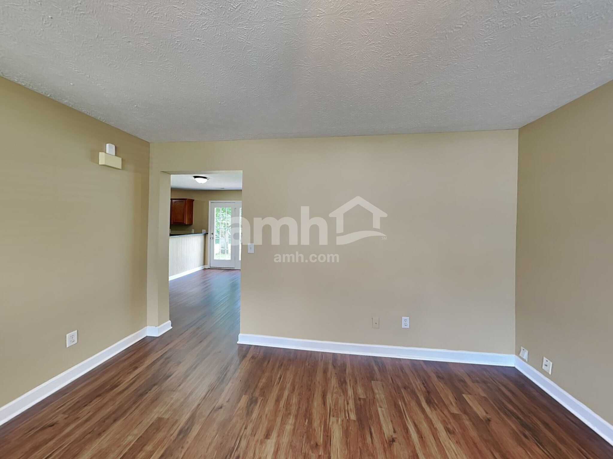 Building Photo - 6012 Mountview Dr