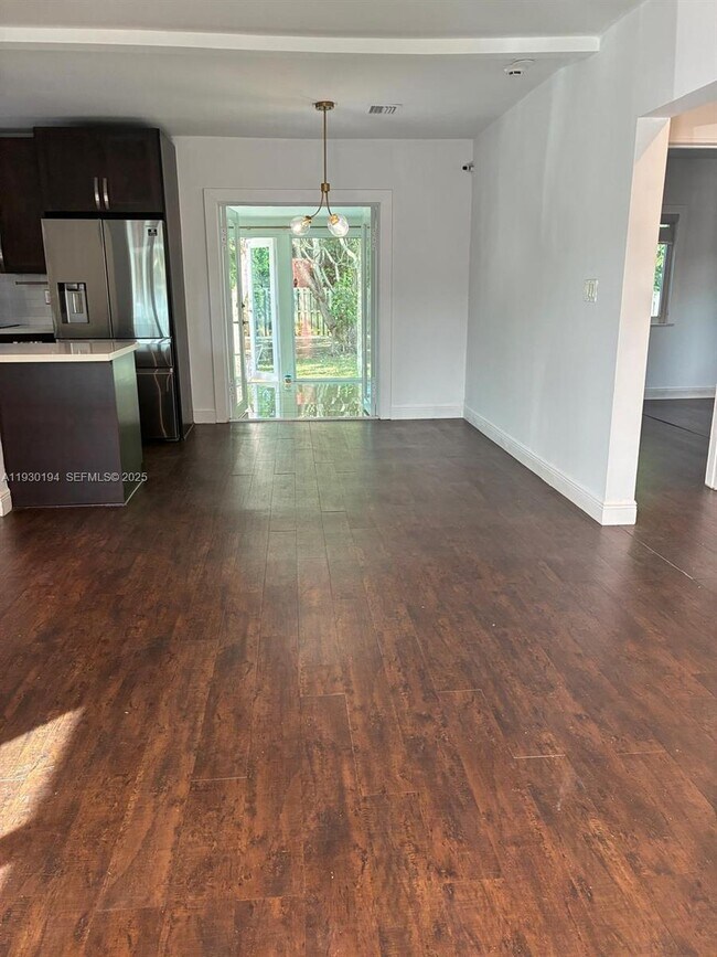 Building Photo - 1757 SW 24th Ter