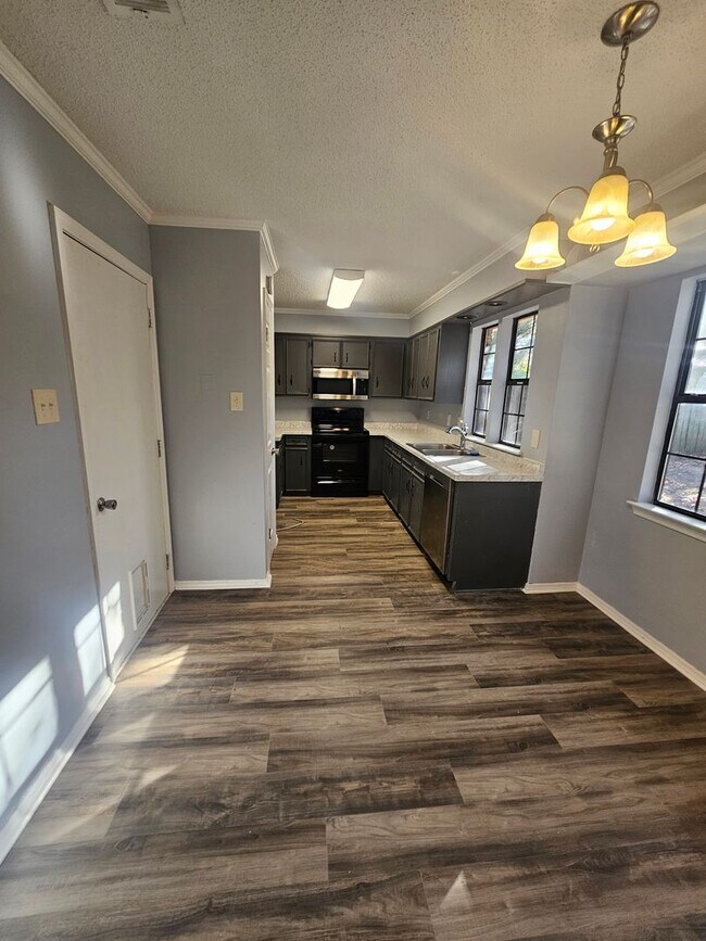 Building Photo - Home in Bryant