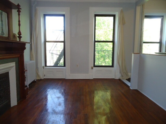 Building Photo - 473 Halsey St