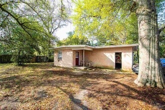 Building Photo - 13 Marine Dr