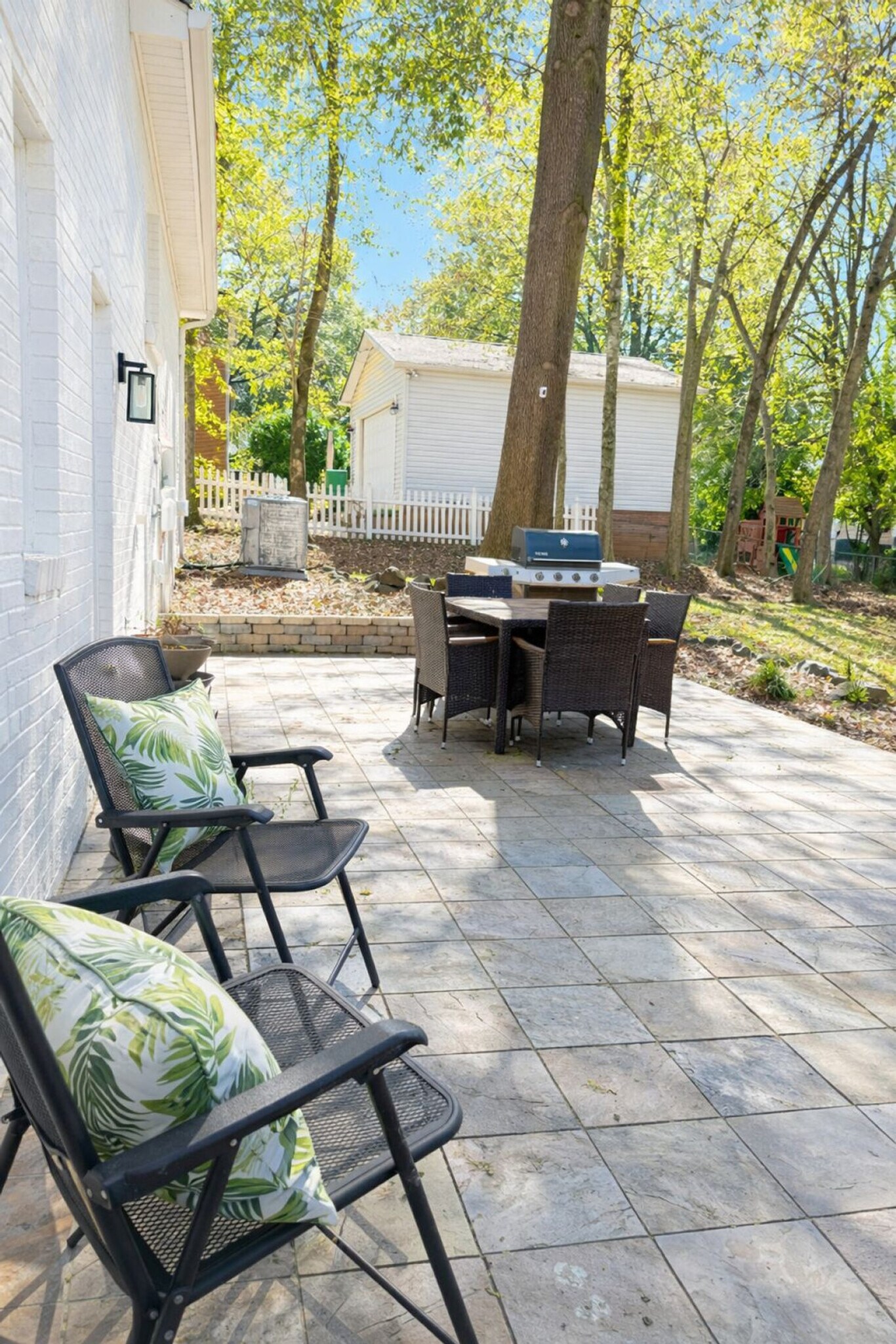 Building Photo - 7601 Bedfordshire Dr