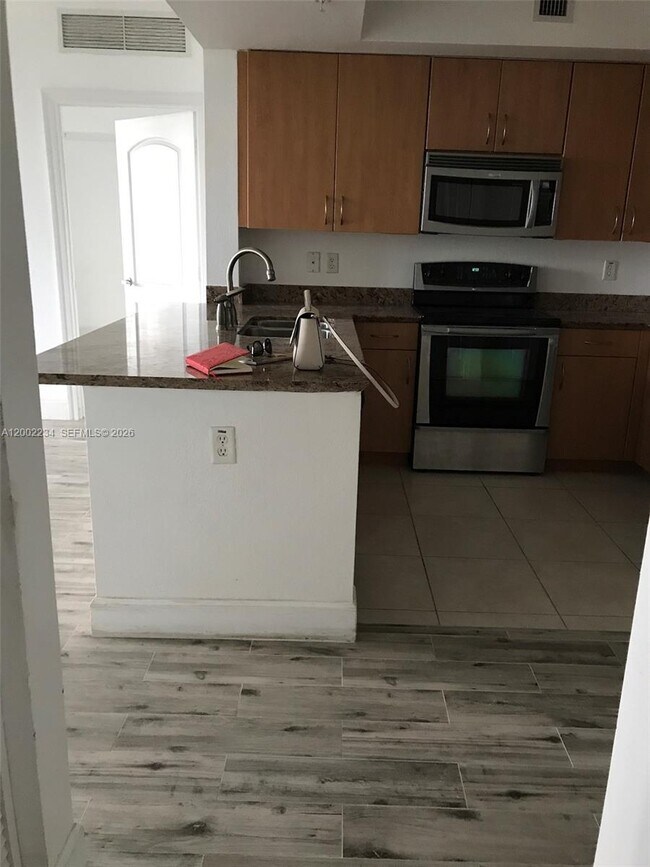 Building Photo - 1830 Radius Dr