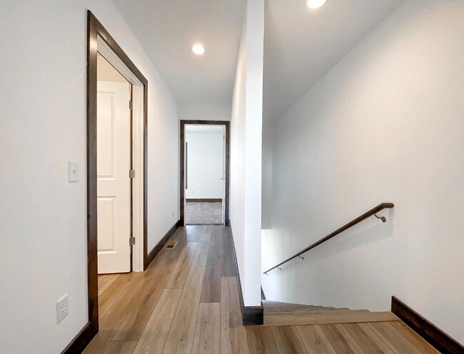 Building Photo - 2949 Aspen Dr