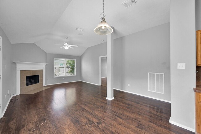 Building Photo - 18441 Sunrise Oaks Ct