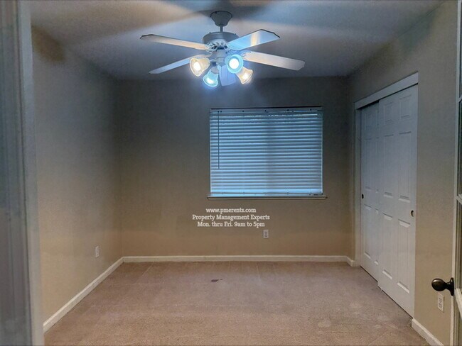 Building Photo - 10613 Hidden Grove Cir