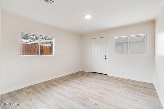 Building Photo - 105 Brockton Dr