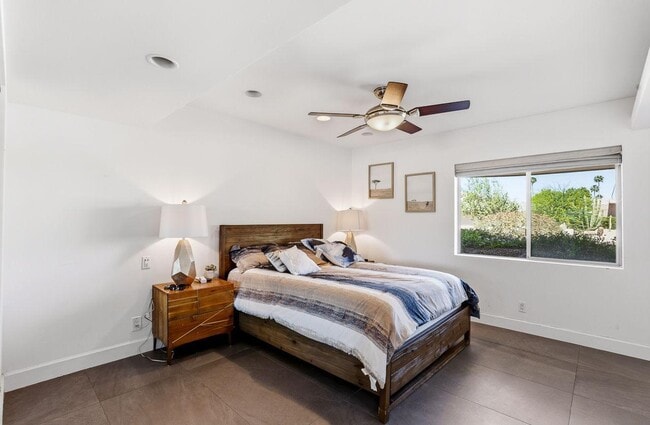 Building Photo - 8101 E Del Timbre Dr