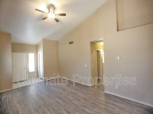 Building Photo - 9903 N 77th Ave