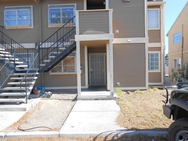 Building Photo - 1st Floor Condo in Sunrise Manor