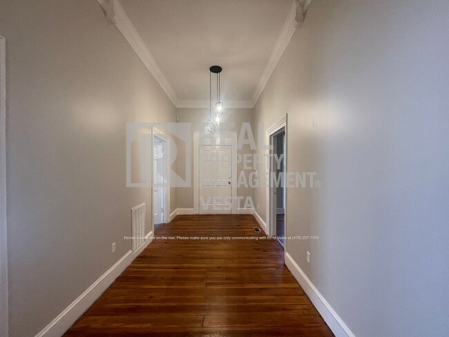 Building Photo - 1093 Walnut St