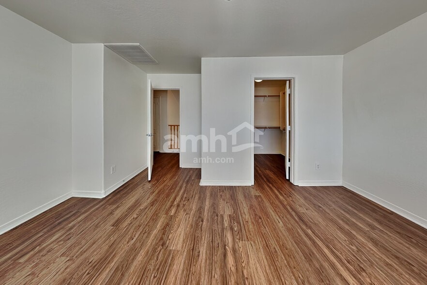 Building Photo - 17403 W Langer Ln