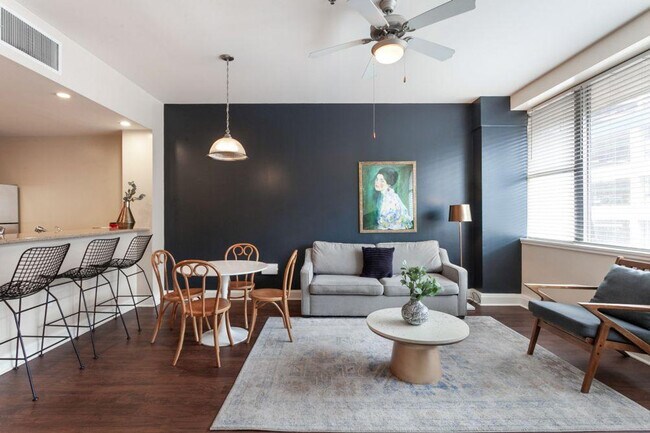 Building Photo - 925 Common St