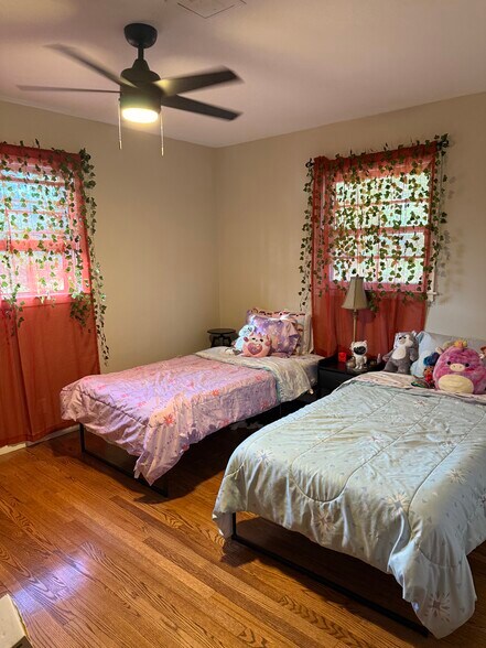 Building Photo - 2559 Clifton Springs Manor