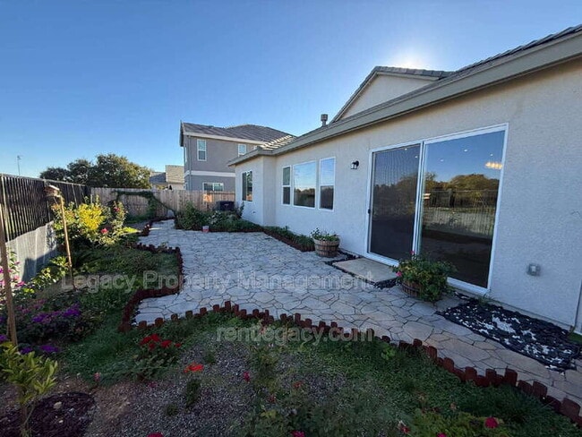 Building Photo - 8283 Humble Ct