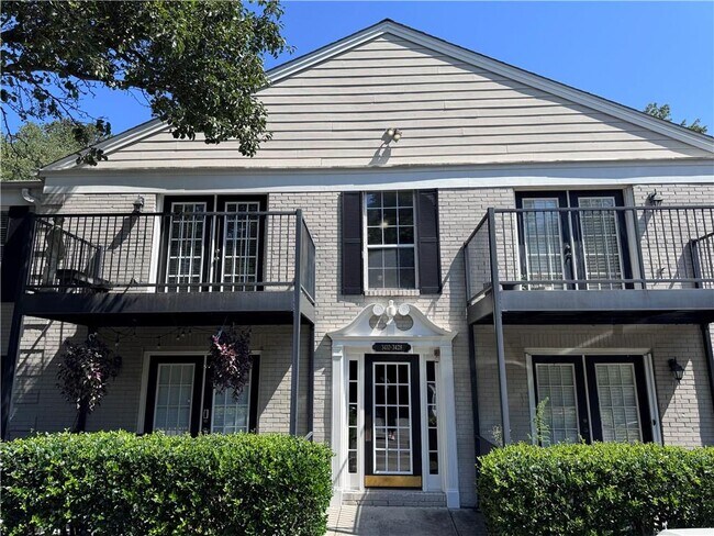 Building Photo - 3412 Essex Ave
