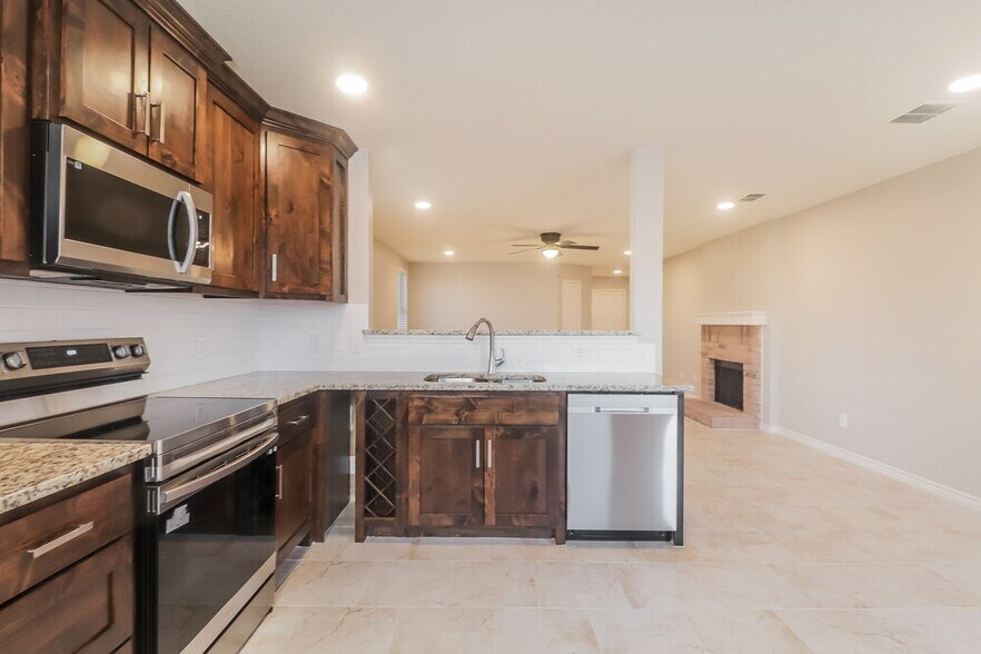 Building Photo - 1210 Beatty Dr