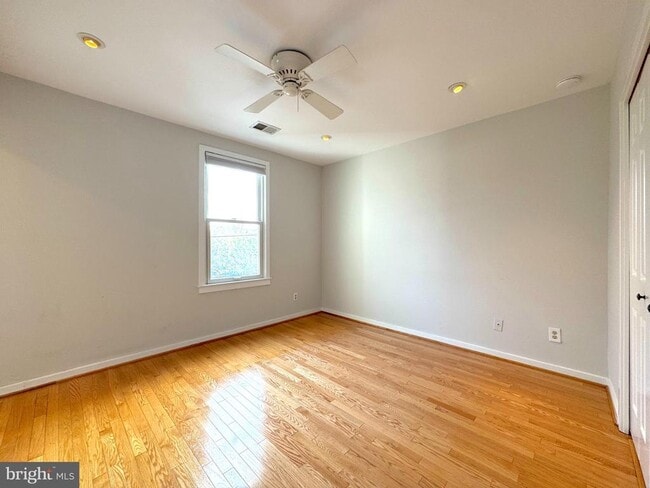 Building Photo - 1318 Dewitt Ave