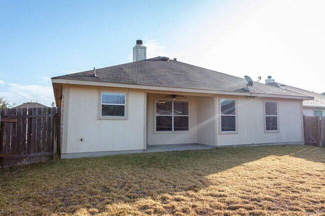 Building Photo - 4505 Hees Ct