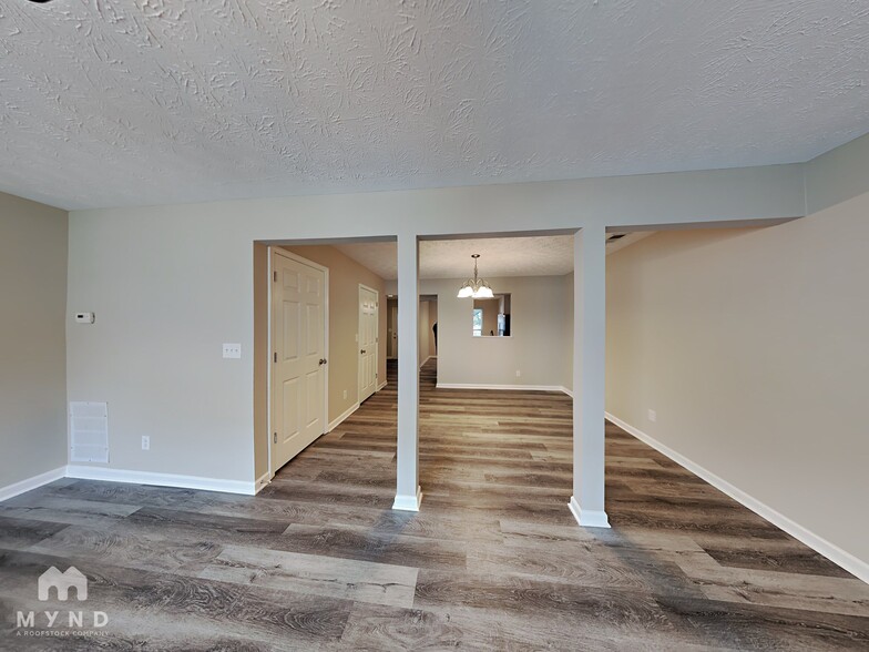 Building Photo - 2696 Creek Mill Ln