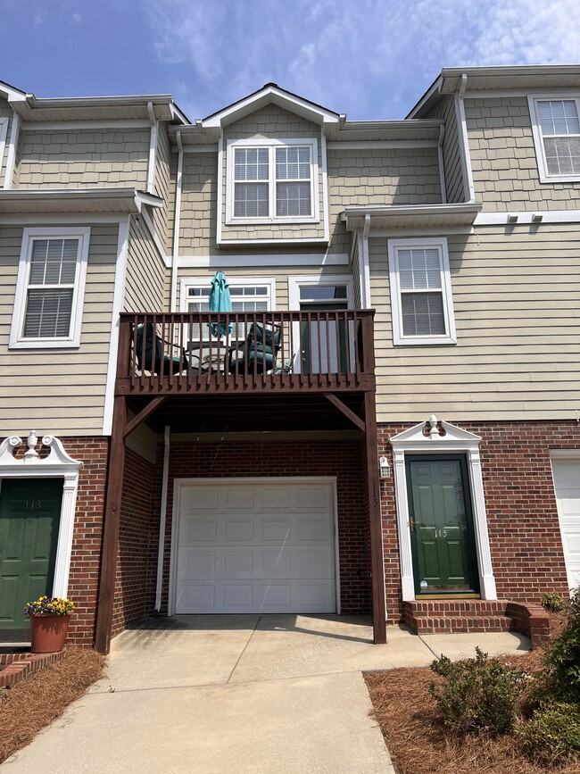 Building Photo - 115 Forest Ridge Rd