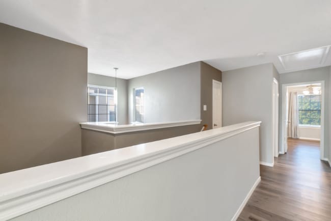 Building Photo - 17139 Oakwood Chase Dr