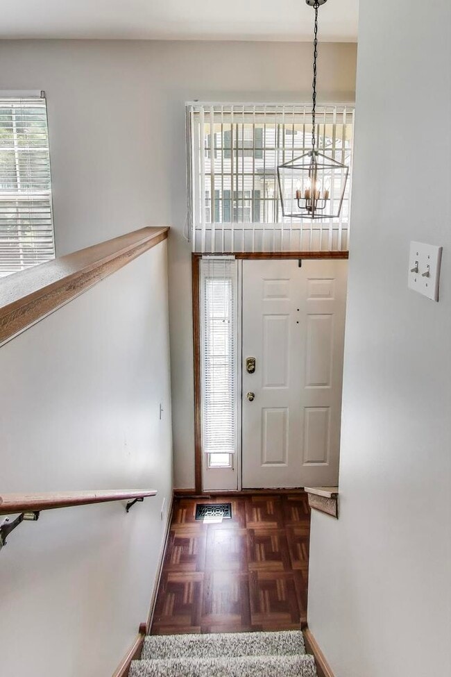 Building Photo - 985 Manchester Cir