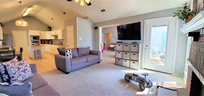 Building Photo - 5213 Valleydale Dr