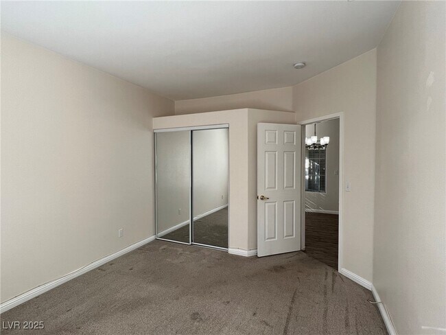 Building Photo - 2975 Bluegrass Ln