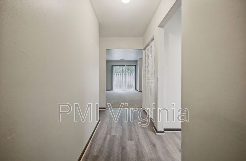 Building Photo - 1474 E Tanners Creek Dr