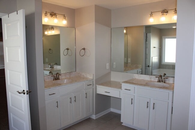 Building Photo - Welcome to your dream home!