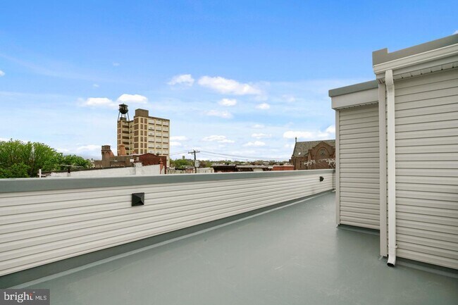 Building Photo - Olde Kensington Two Bedroom Condo