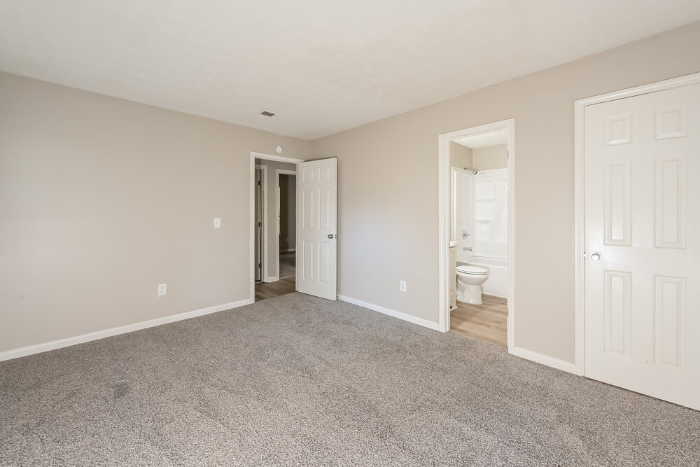 Building Photo - 5877 Bobbin Ln