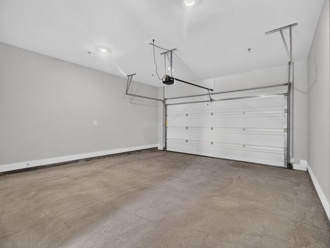 Building Photo - 1308 Koa Ct