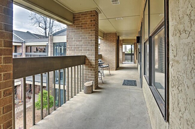 Building Photo - 600 NW 4th St