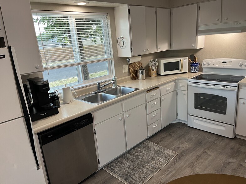Building Photo - 520 N 38th Pl