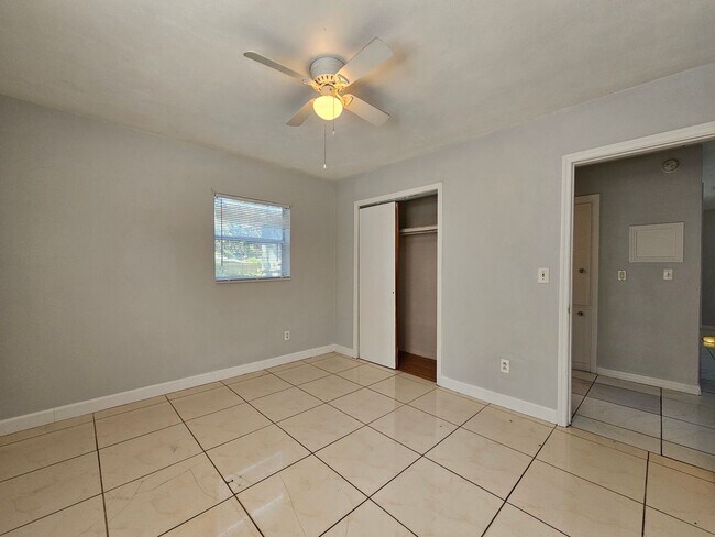 Building Photo - Charming 3-Bedroom, 2-Bath Home with Bonus Room and Detached Garage in Lakeland!!