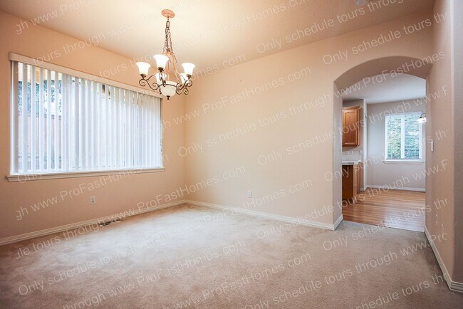 Building Photo - 16107 SE Bybee Ct