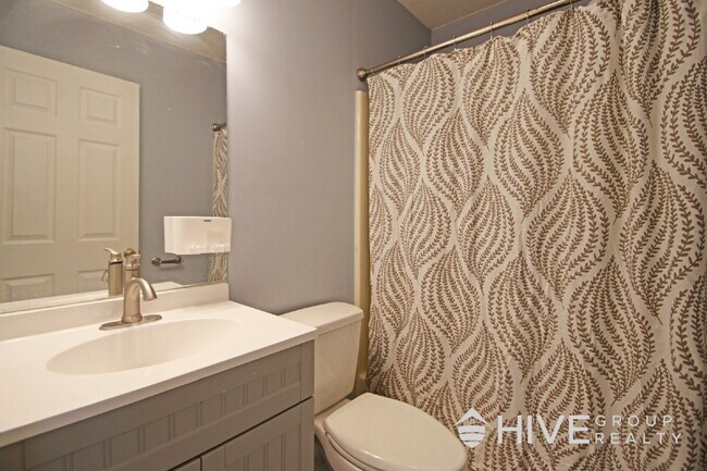 Building Photo - Charming Elkton Home with Space, Style, and a Prime Location!