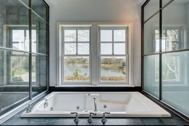 Building Photo - 69 Fresh Pond Rd