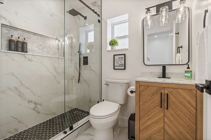 Building Photo - 6726 SW 19th St