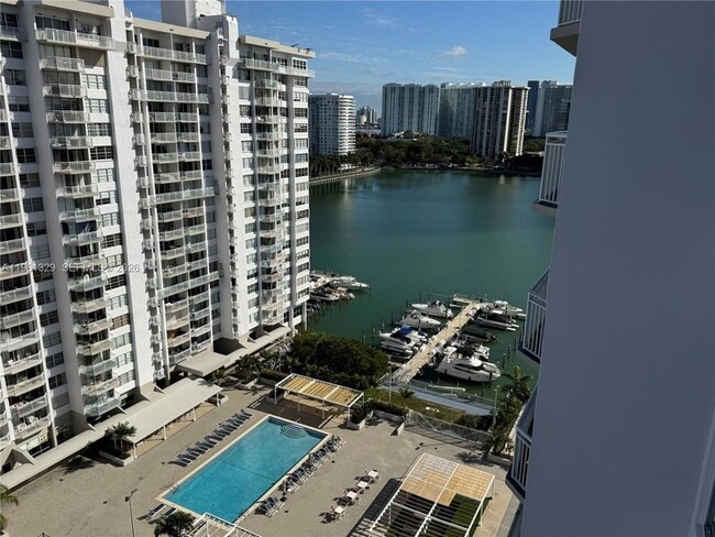 Building Photo - 18041 Biscayne Blvd