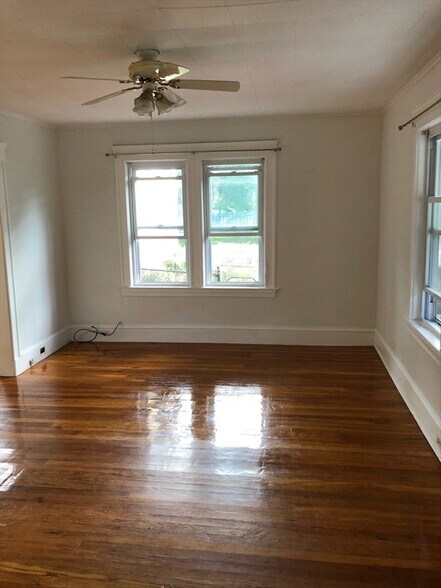 Building Photo - 136 Walden St